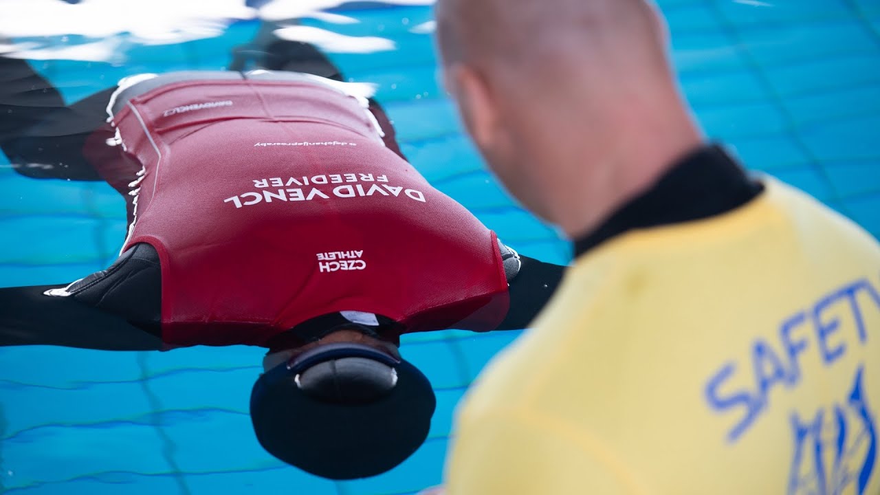 Mistrovství světa ve freedivingu 2022 - statická apnoe - národní rekord CMAS 7:56