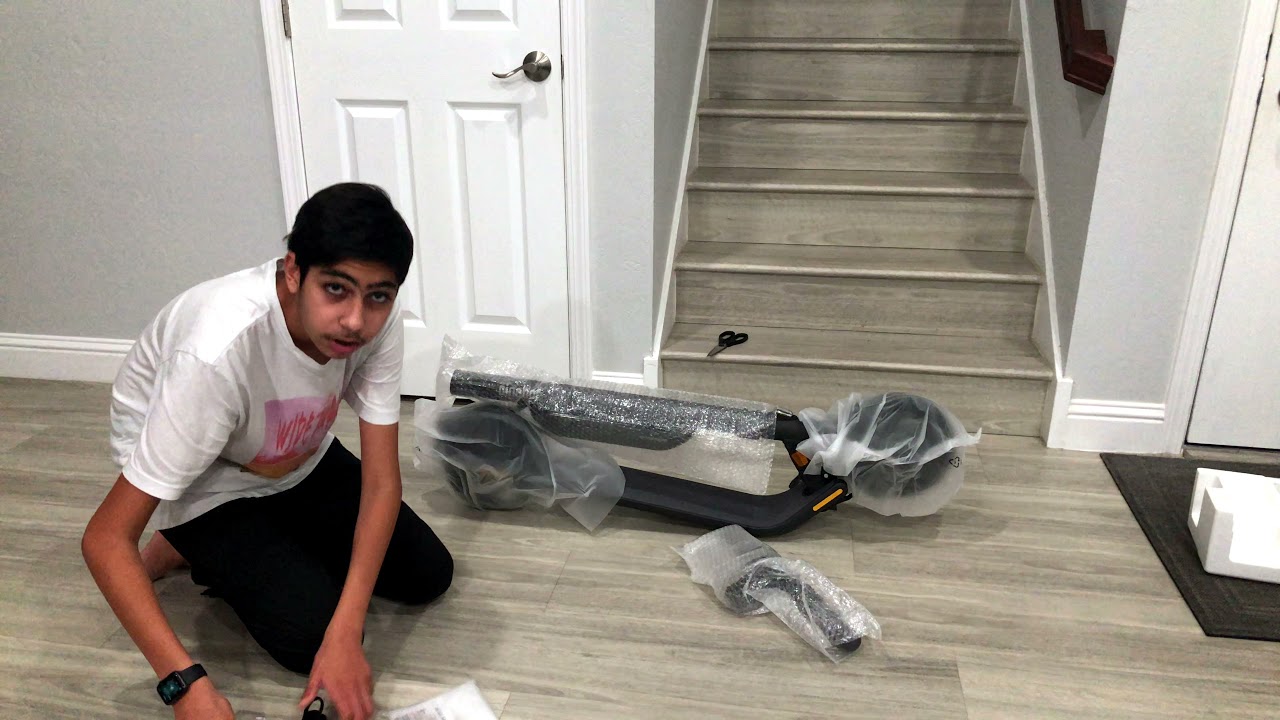 Unboxing Segway Ninebot E45 Kickscooter (BLACK FRIDAY TIME)