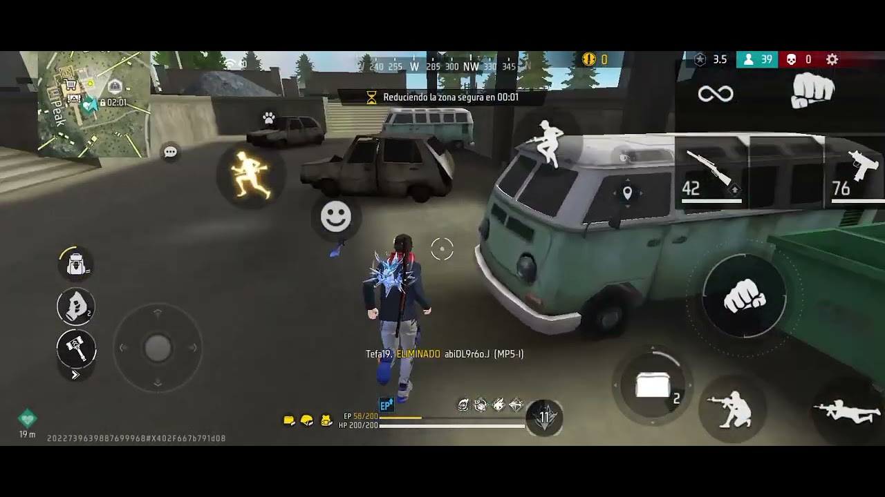 Jugando una partida de frefire con armas de lejos