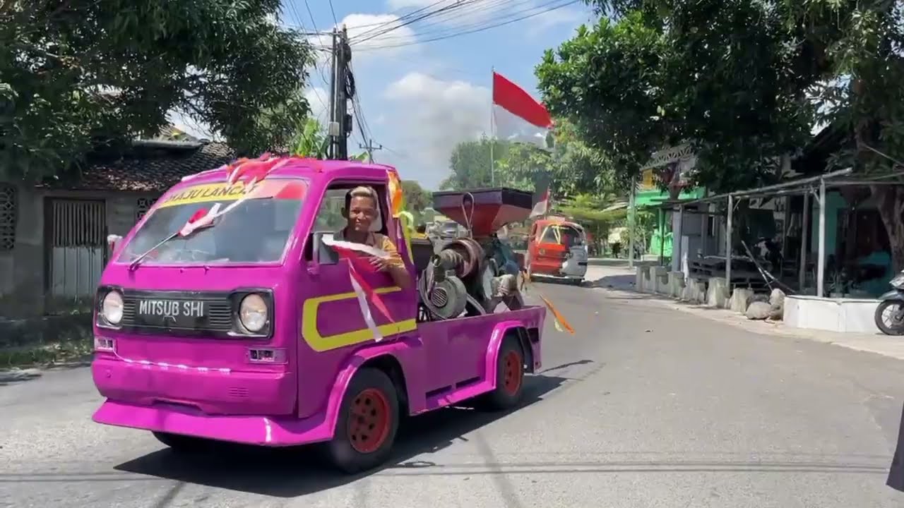 Pawai gilingan padi , dalam rangka merti dusun Bedilan