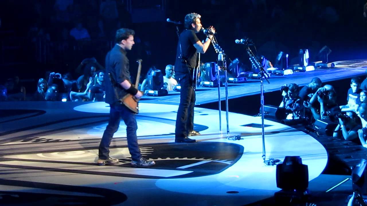 Nickelback - Never Again - Live at MSG 4-19-2012