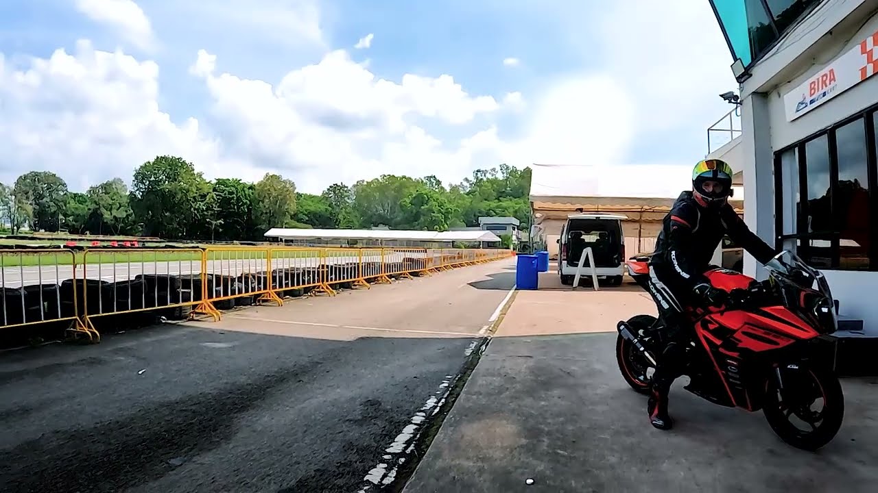 Track Day Training 5 (Rear Cam). KTM RC 390, Kawasaki Ninja 400 x2