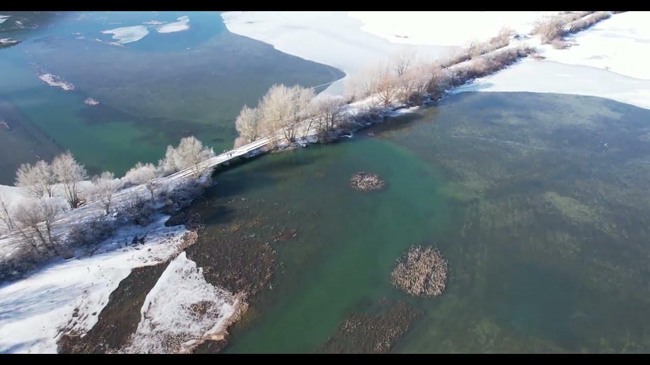 Zasneženo Cerkniško jezero  posneto z dronom 28DEC2024
