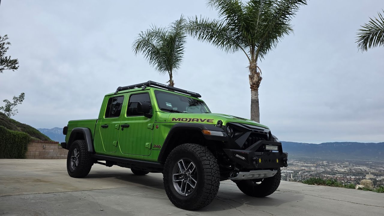 POV 2025 Jeep Gladiator Mojave 