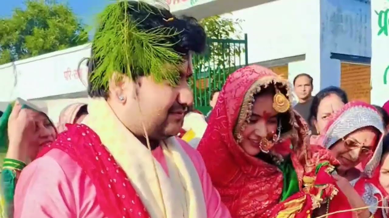 इंद्रेश जी शादी के बाद देवी देवताओं की पूजा करते हुए #indreshupadhyayjikisadi #bageshwardhamsarkar