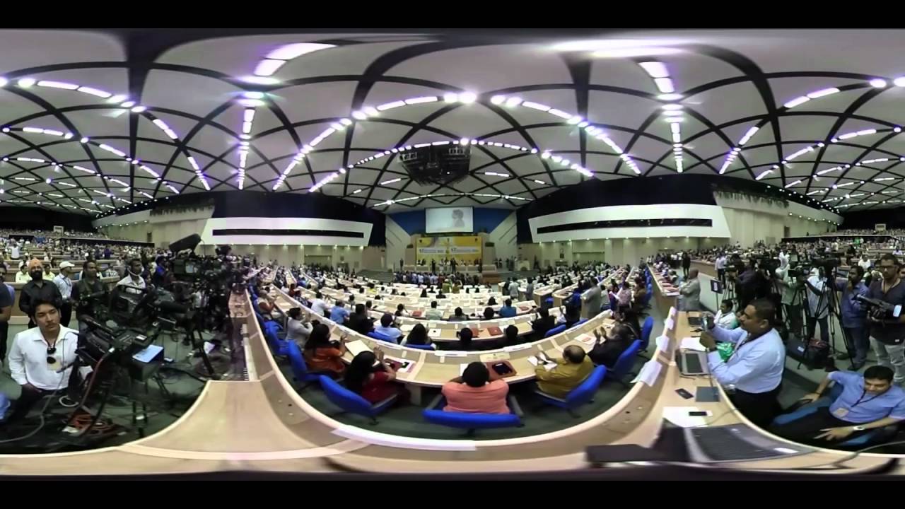360 Degrees video : TANVI AZMI receiving Best Supporting Actress Award at 63rd #NationalFilmAwards .