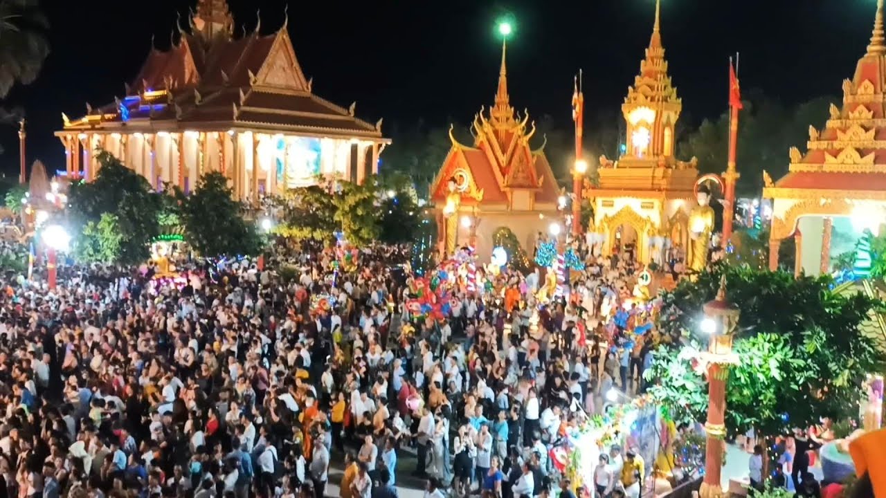 Hoành tráng Lễ dâng đèn chùa Xiêm Cán với hàng nghìn người tham dự - Bạc Liêu 2024/QUÊ TÔI VN