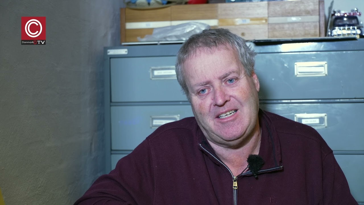Flemming Hansen har et stort arkiv i kælderen om skibe fra 2 verdenskrig