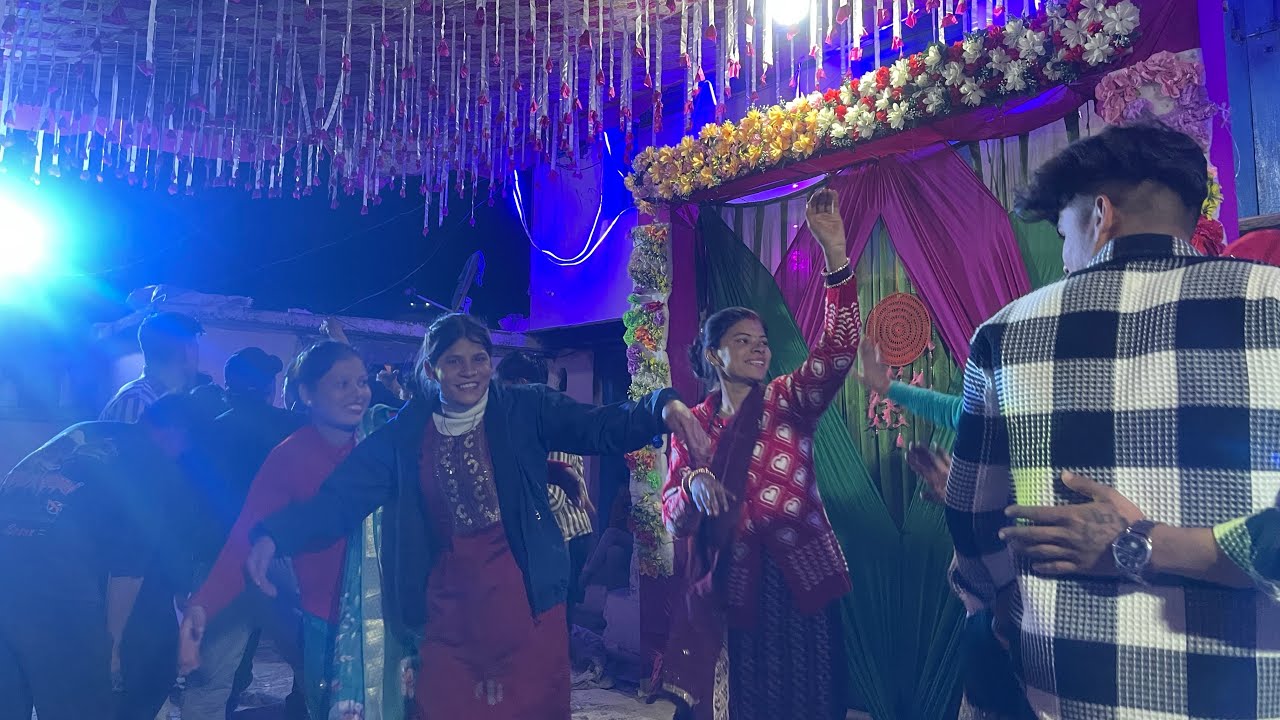 शादी में कर दिया लड़को ने देवी देवताओं वाला नाच 😱 || पहाड़ी लड़को का कमाल 🤩 || Himmu is Live Now 