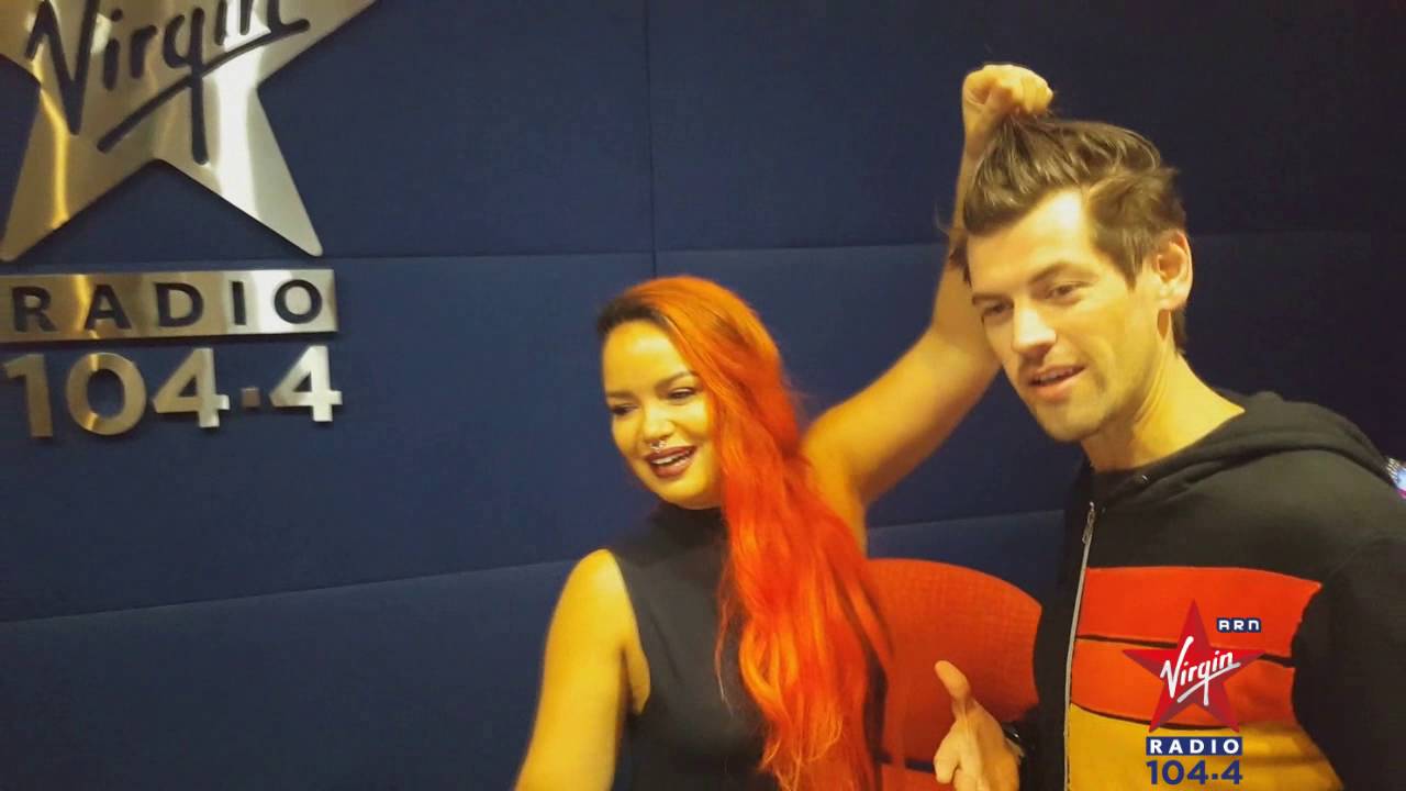 Eva Simons Shows You How To Do A Mohawk