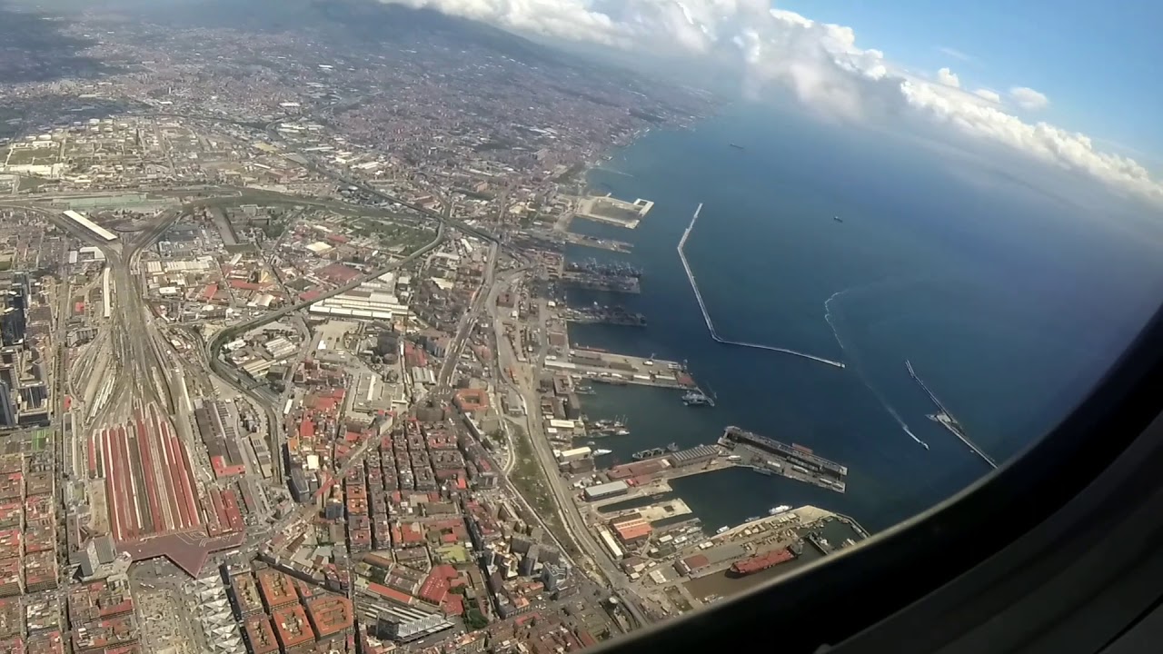 Taking off from Naples, decollo da Napoli Capodichino