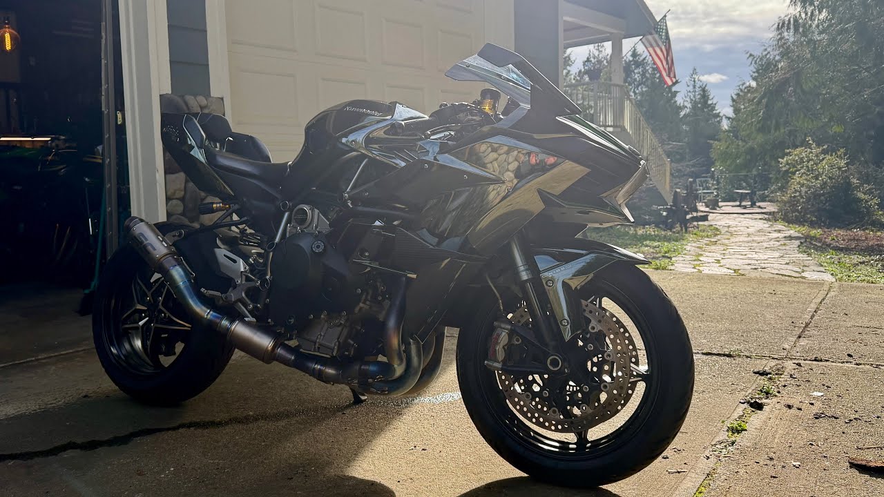 Let’s Hang A Left 🐉 - Kawasaki Ninja H2 (HD - Pure Riding)