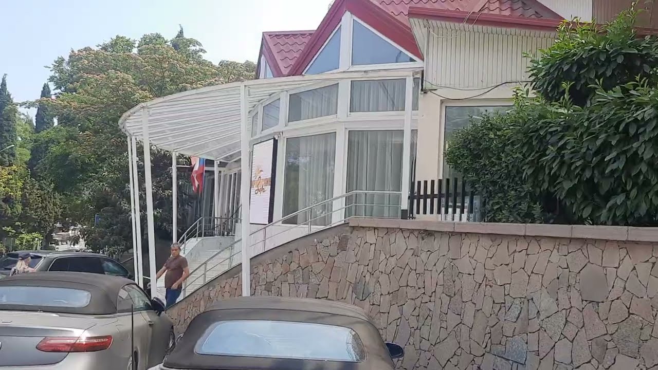 Улица Октябрьская. Познаем Алушту