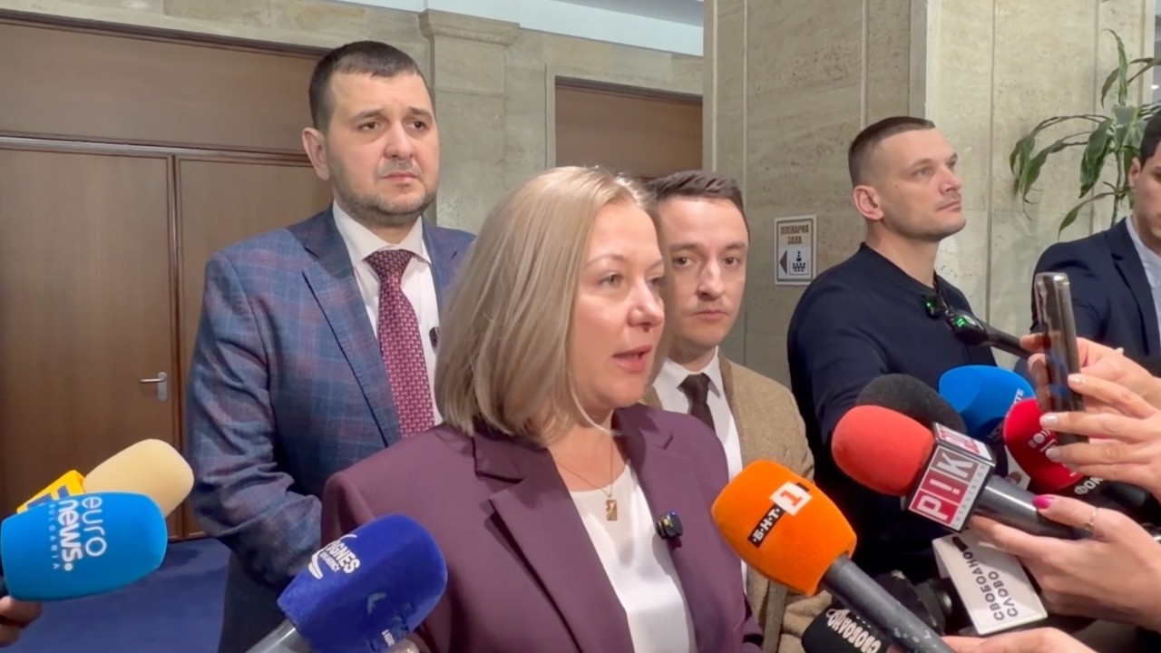 В момента се извършва покушение срещу изборните права на българските граждани, които живеят извън ЕС