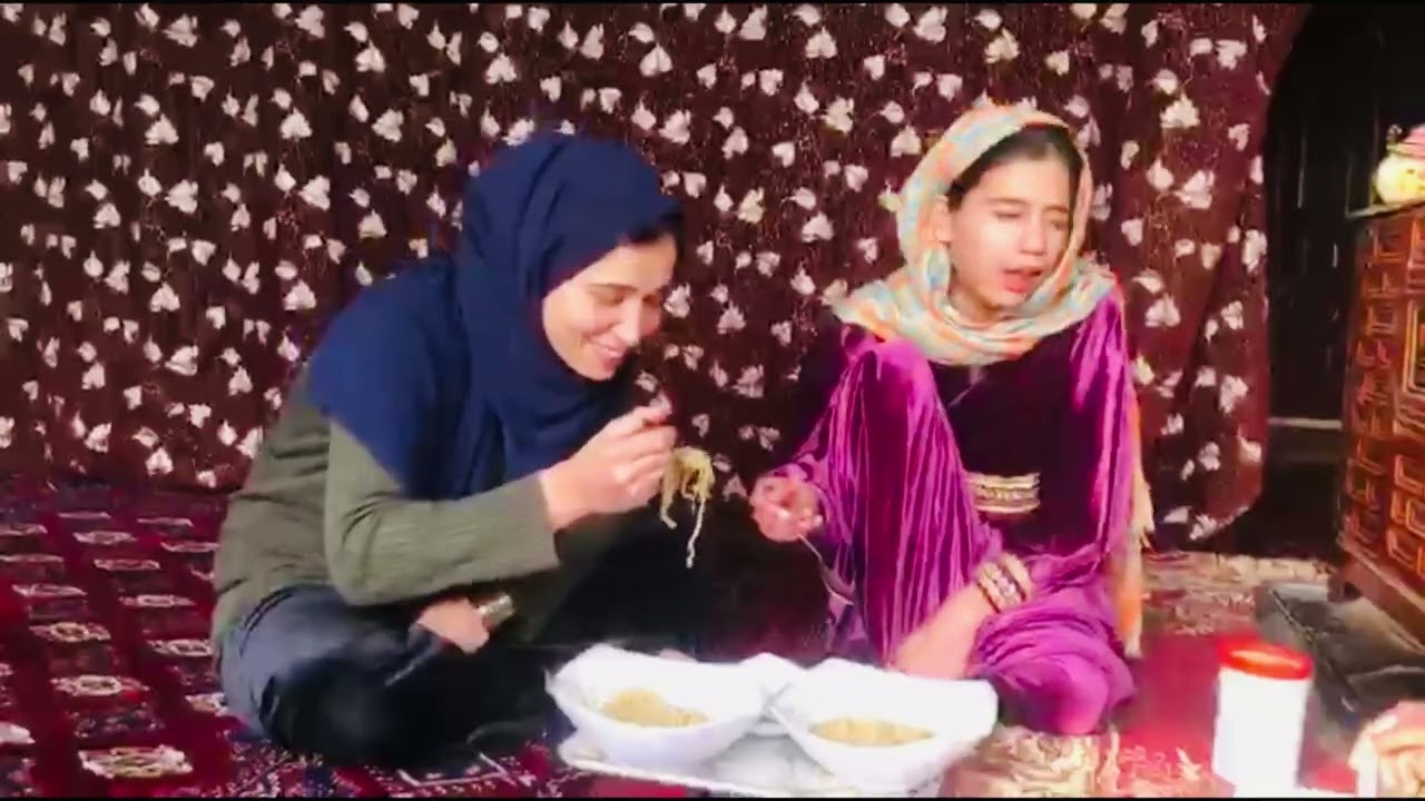 امروز مادر جانم یک مگی تند پخته کرده بود🥵