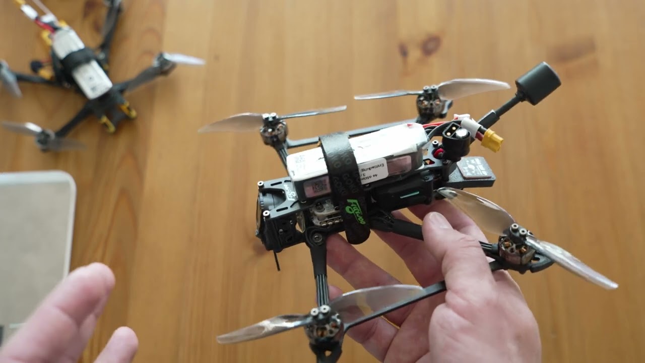 Flywoo LR4 Explorer O3 Long Range Micro FPV Crusier Drone vs Darwin Foldape 4 - sub250 Vergleich FPV