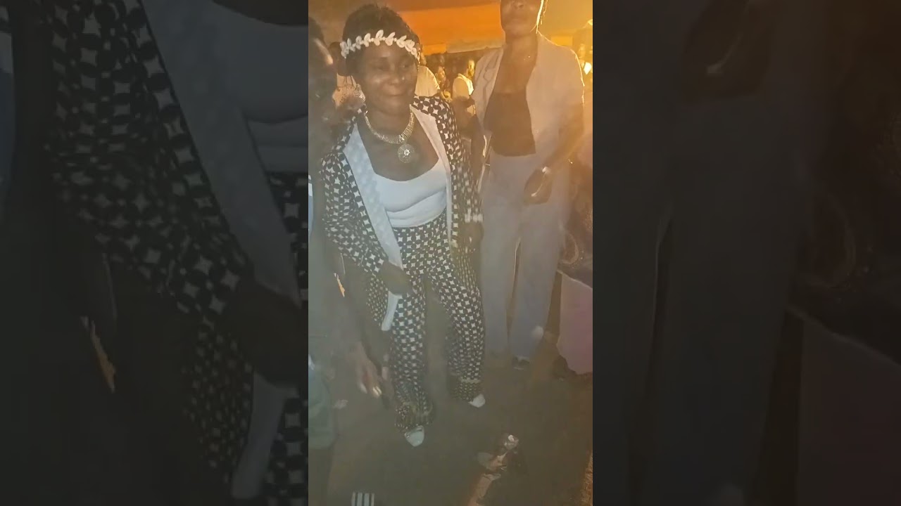 JC EN ACTION AVEC LA CHINE ET MAMAN MAHY LOBOTO