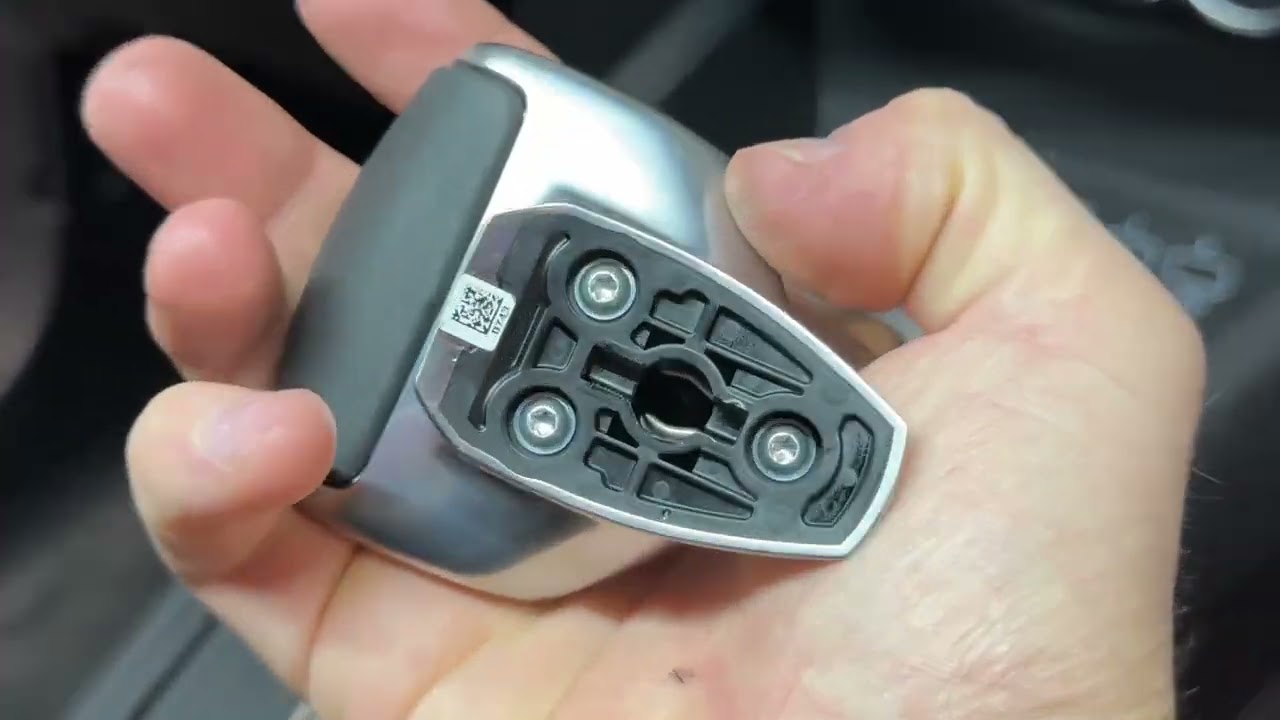 RENAULT CAPTUR HYBRID E-TECH 2020 Automatic gear selector removal