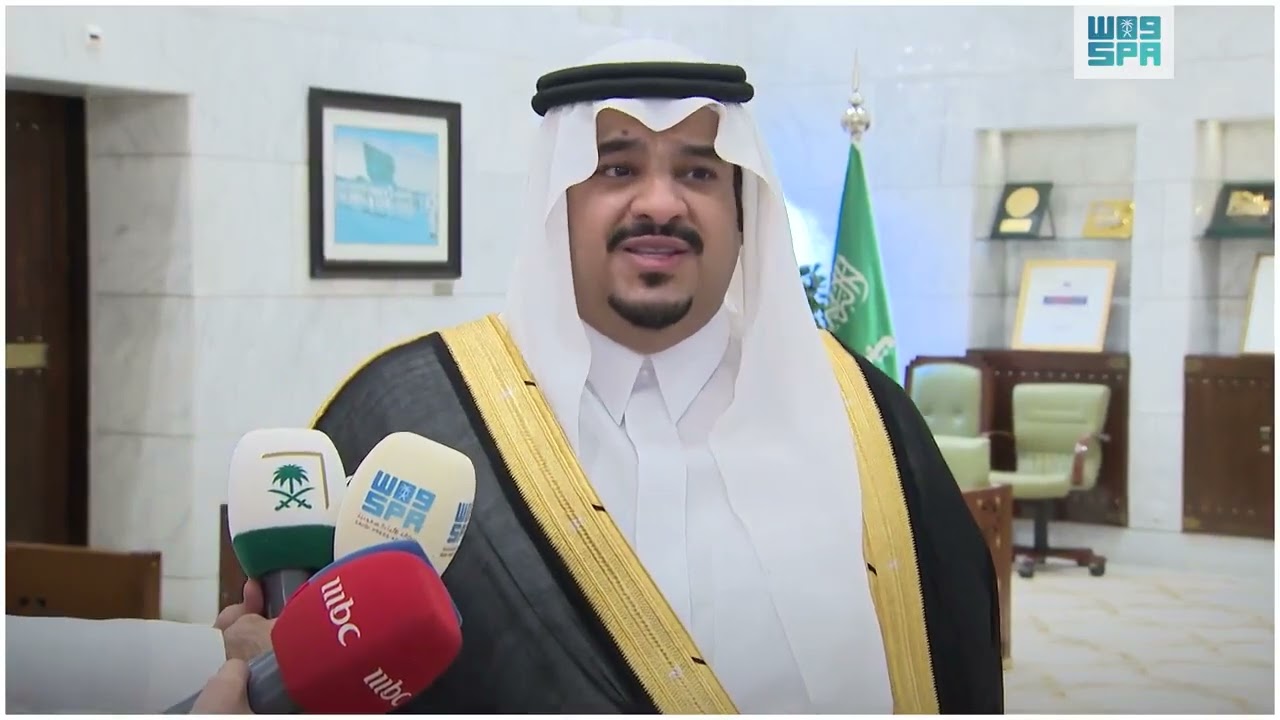 نائب أمير منطقة الرياض يُسلم وسام الملك عبدالعزيز من الدرجة الأولى للمواطن ماهر الدلبحي #واس 
