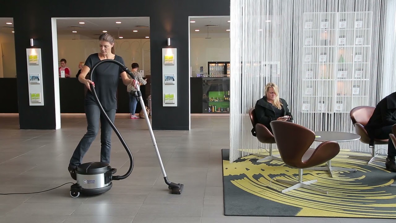Nilfisk GD 930 Dry Vaccum Cleaner