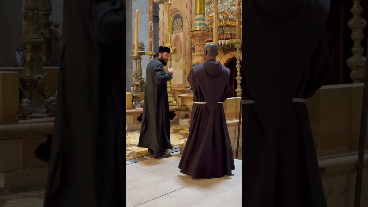 Ortodoxo y Franciscano conviviendo en el Santo Sepulcro