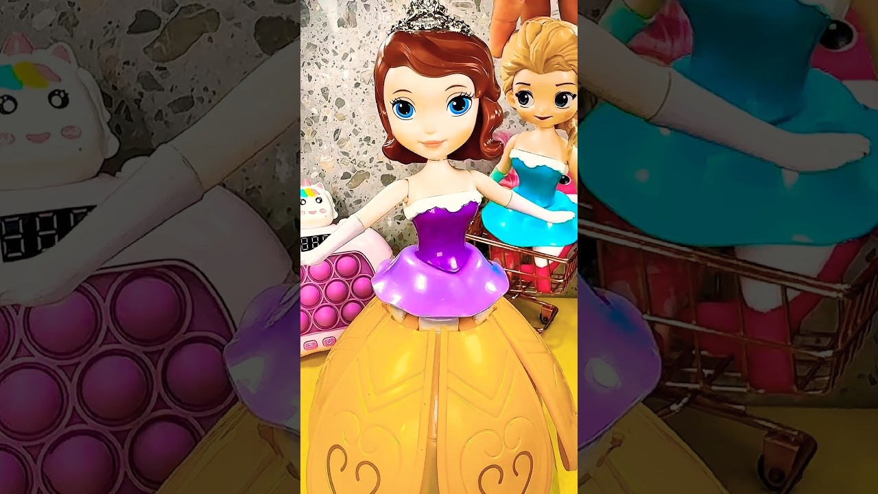 ULTIMATE SATISFYING FROZEN ELSA - SOPHIA DISNEY PRINCESS TOYS GOWN FITTING ASMR! ⁠#Shorts #Toys