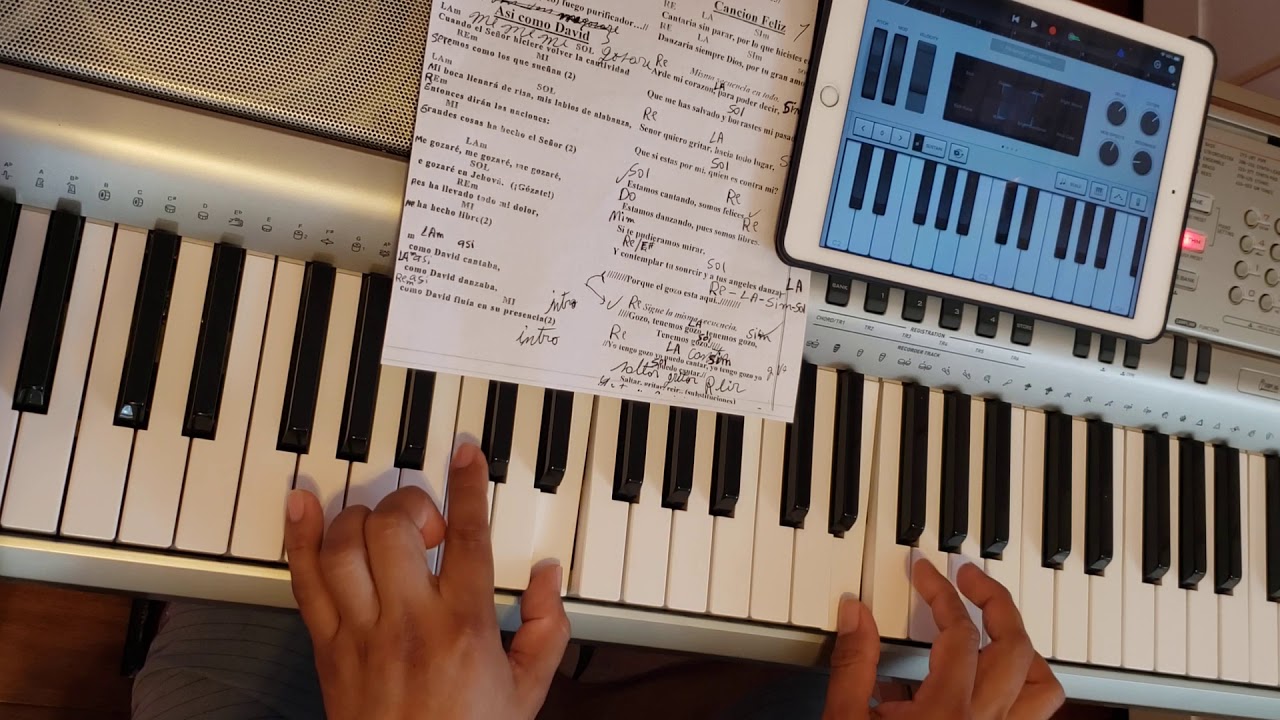 Como tocar cantos de júbilo en el piano.como tocar un devocional de cantos de avivamiento en piano