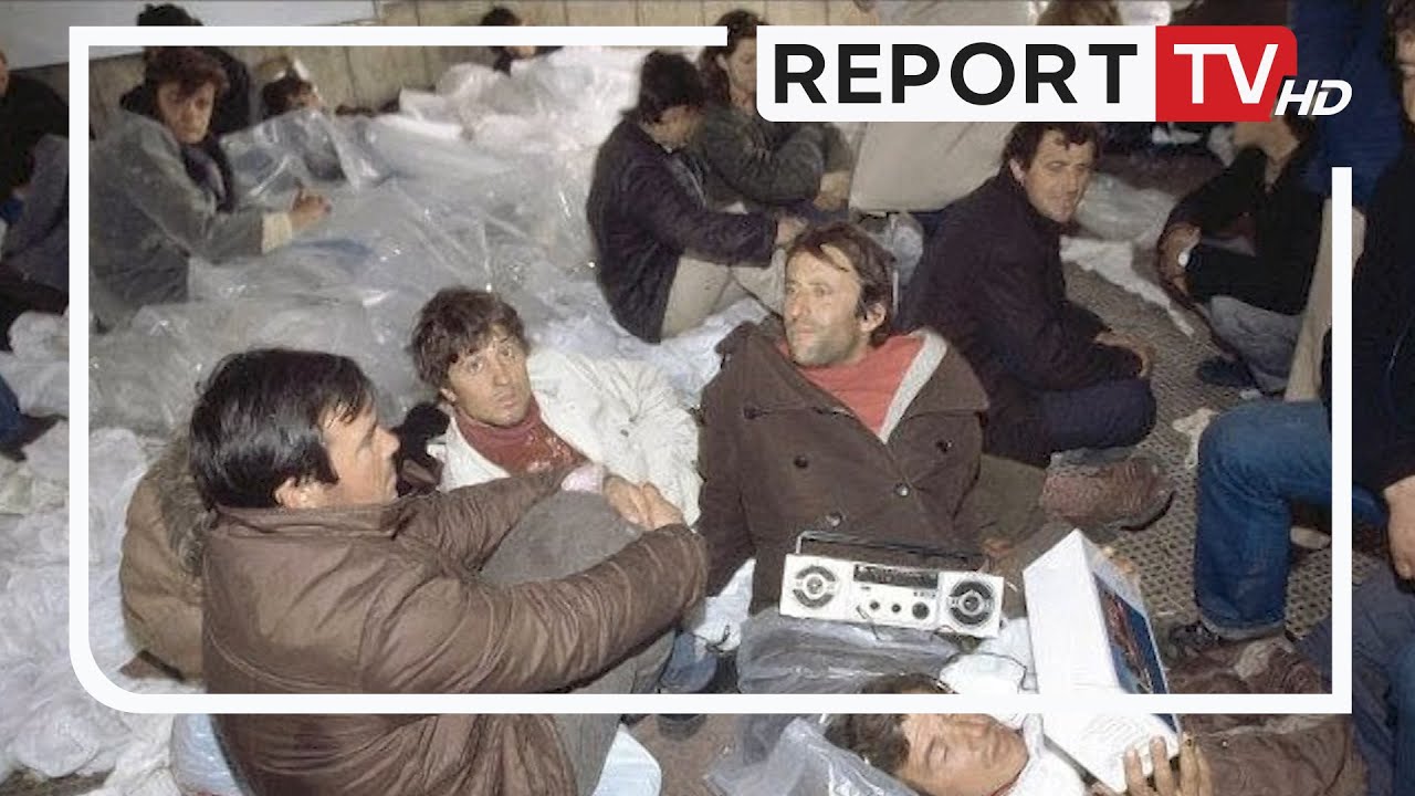 Foto të rralla, Eksodi dhe shqiptarët në Brindisi, Mars 1991. Report Tv