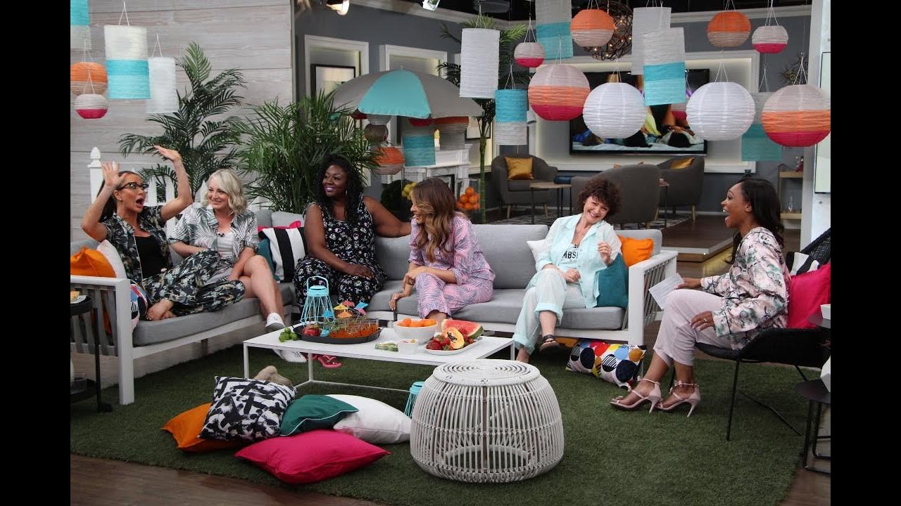 Our experts play 'Two Truths And A Lie' for Girls Night In