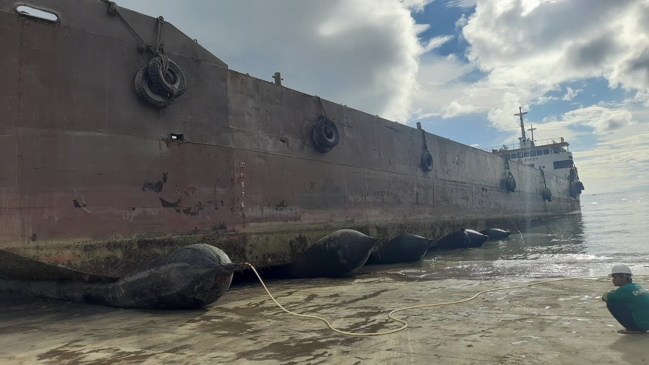 RUBBER BALLOON  DYNACAST SHIPYARD DRYDOCK#cargo ships#pasenger vessel