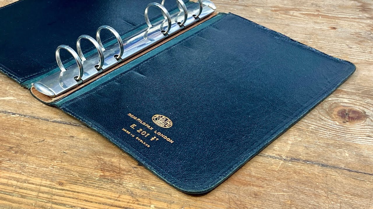 Vintage Filofax with an amazing ring mechanism // Flatability