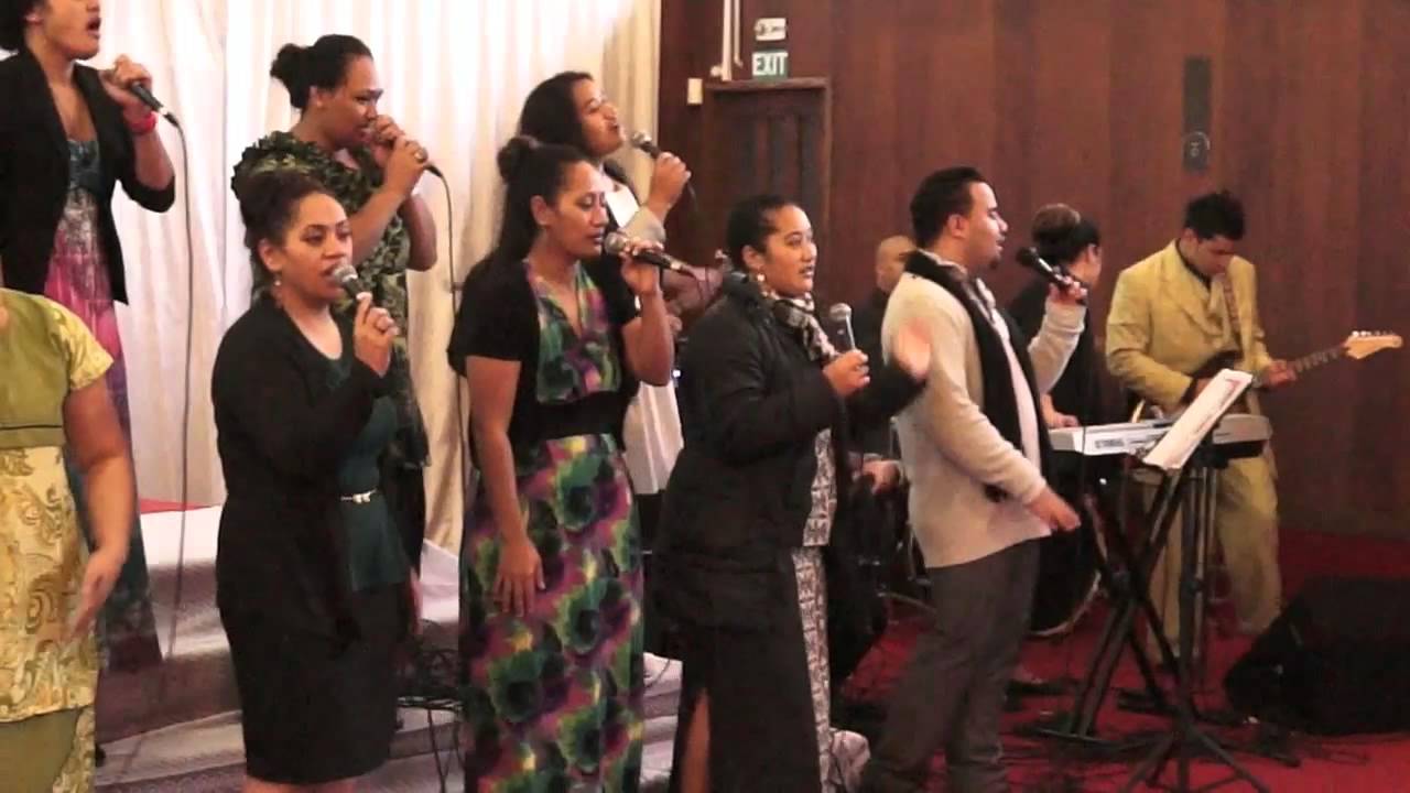 Gateway worship team "Finau"