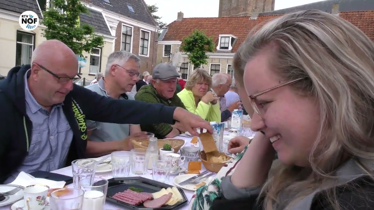 Een feestelijk ontbijt voor de gemeenschap van Ferwert en Hegebeintum