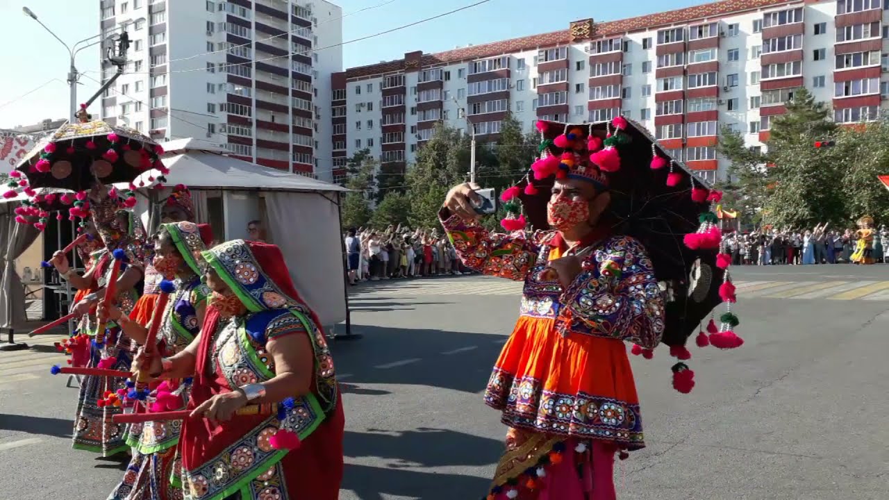 Парад в национальных костюмах / VI World Folkloriada. Ufa-2021 / Фольклориада - Уфа - 2021