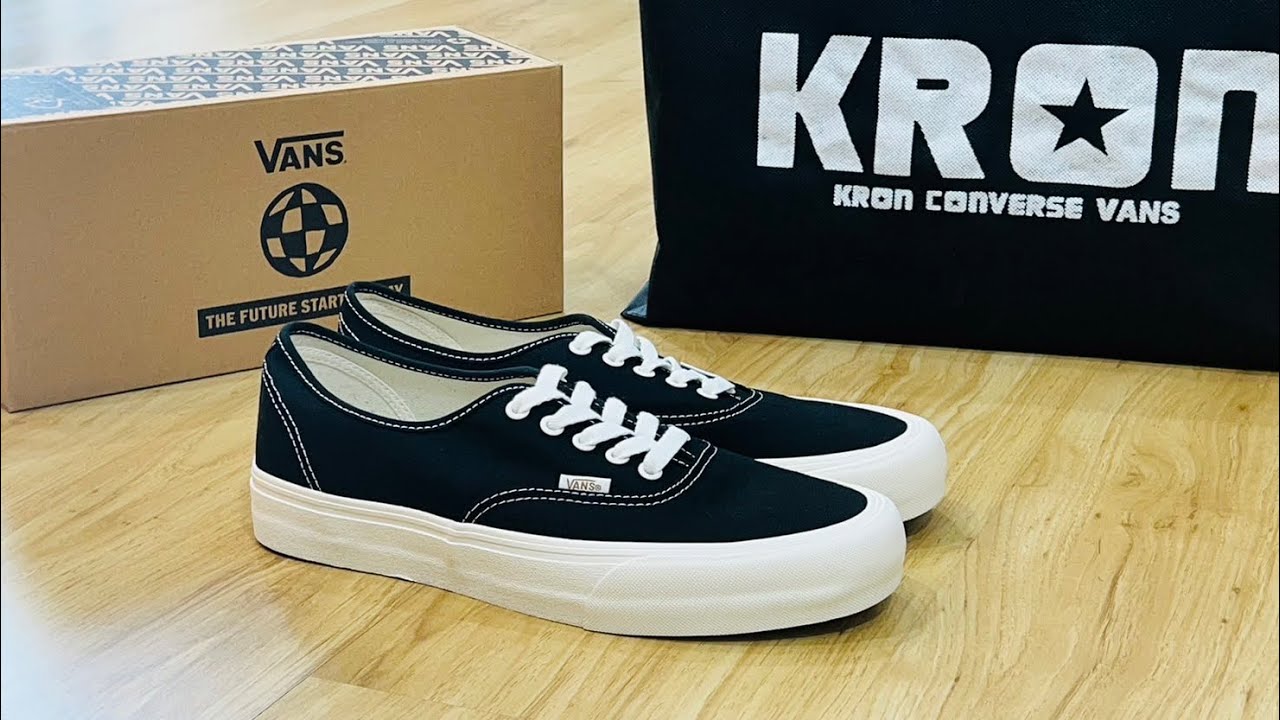 Vans Authentic VR3 | Black/Marshmallow VN0005UD1KP ราคา 3,190.