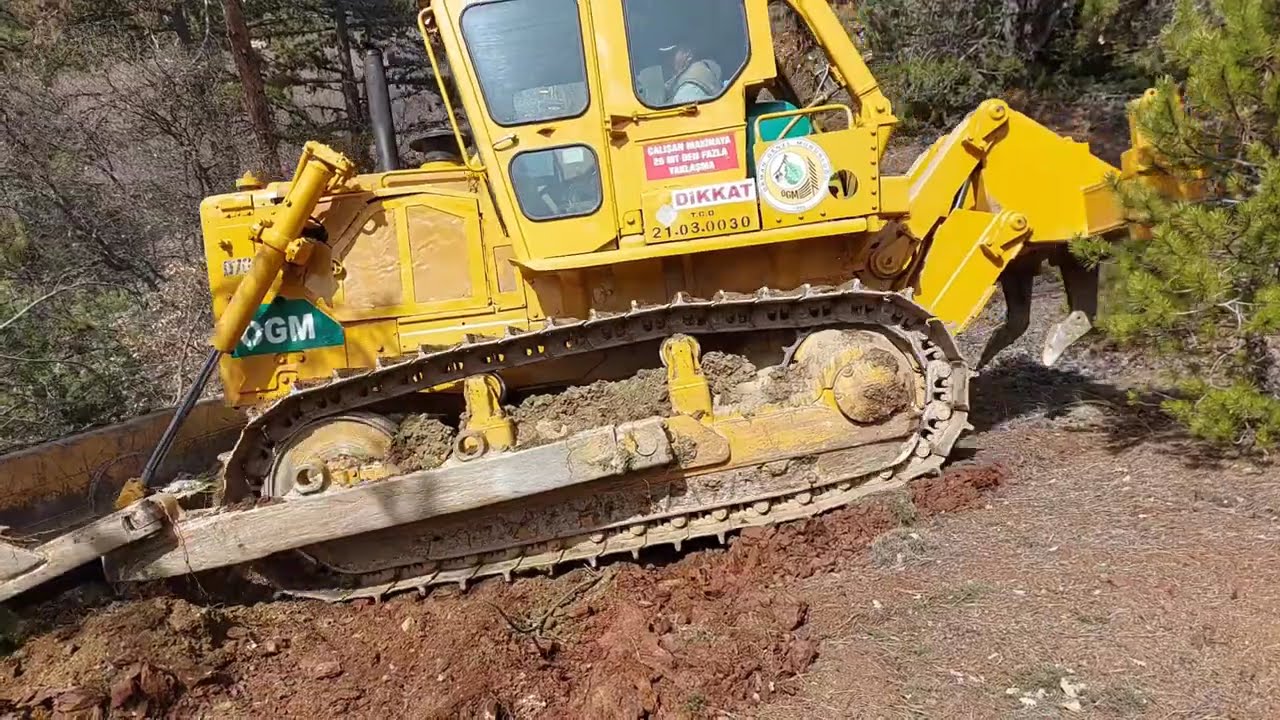 CAT D7 BULLDOZER #SHROTS #KEŞFET #KESFETEYYİZ #KEŞFETBENİÖNEÇIKAR #KEŞFETEDÜŞ #KEŞFETOL #KEŞFETAÇIL 