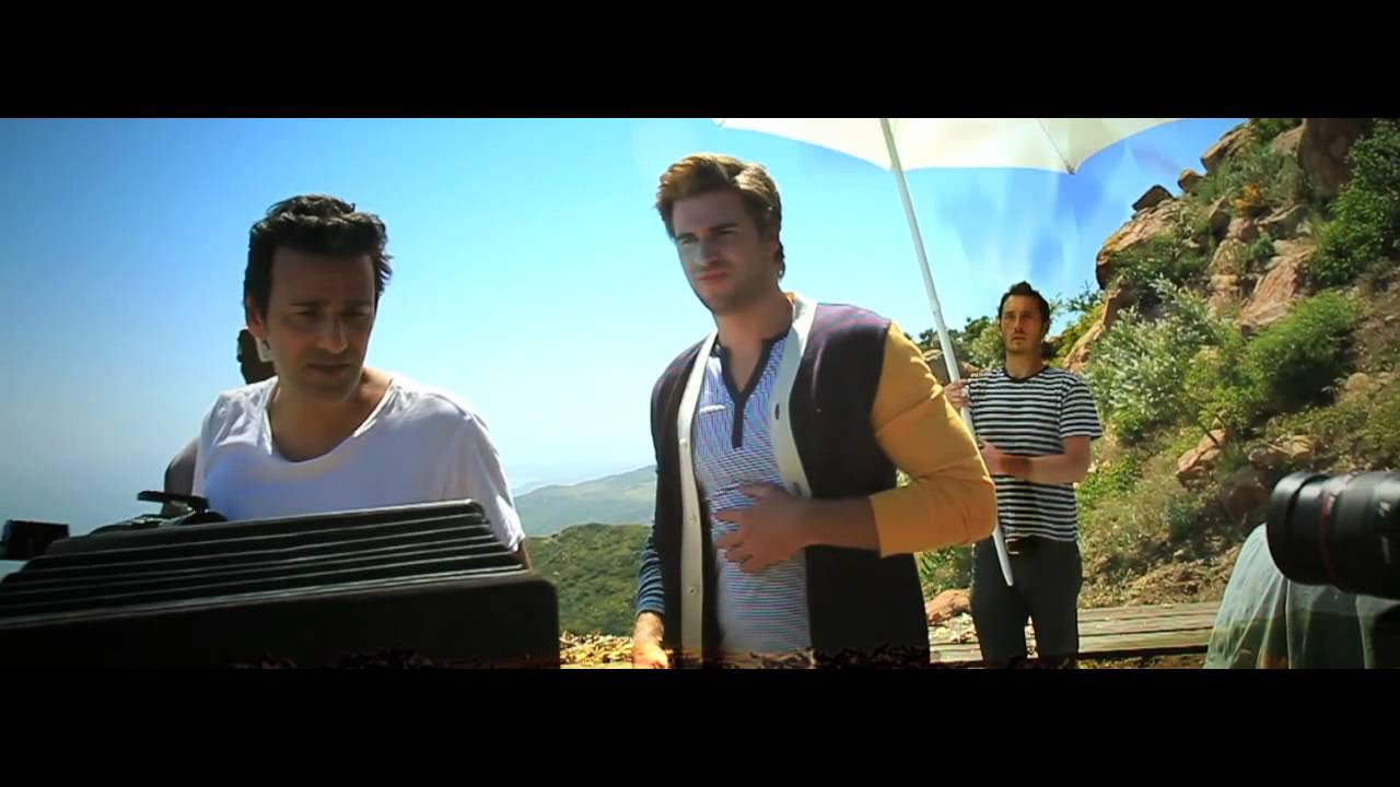 Bench/ + LIAM HEMSWORTH