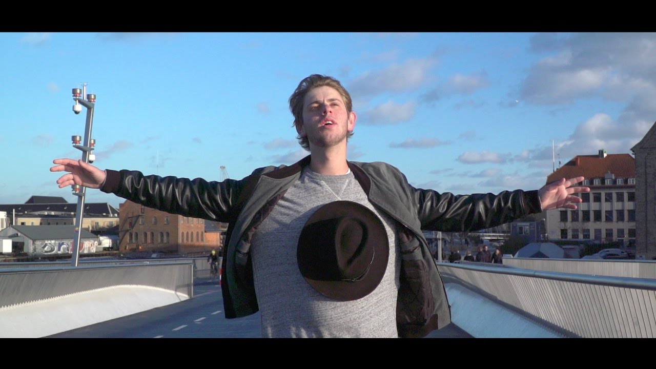 Albert Dyrlund - Hellerup-dreng [Official Video]