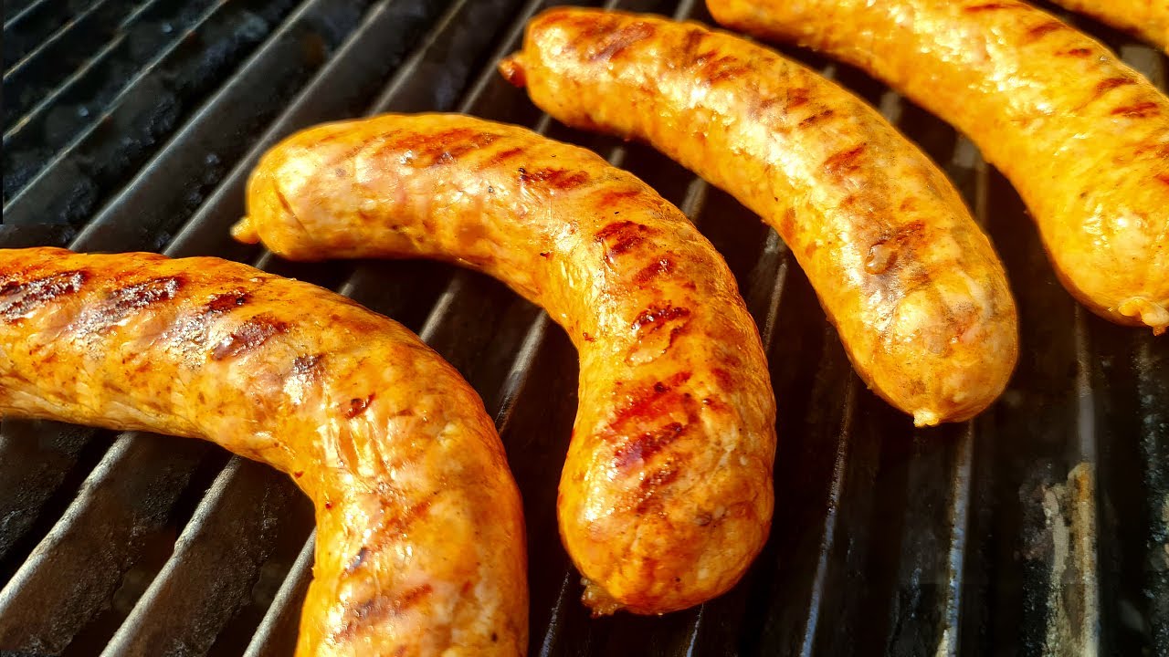 Домашние колбаски для гриля из свинины и курицы