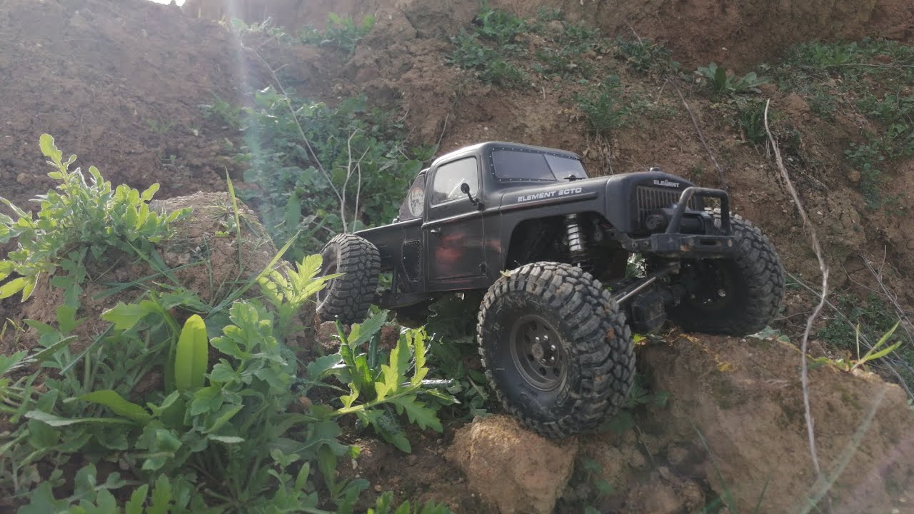 Element RC Ecto sur la butte... 