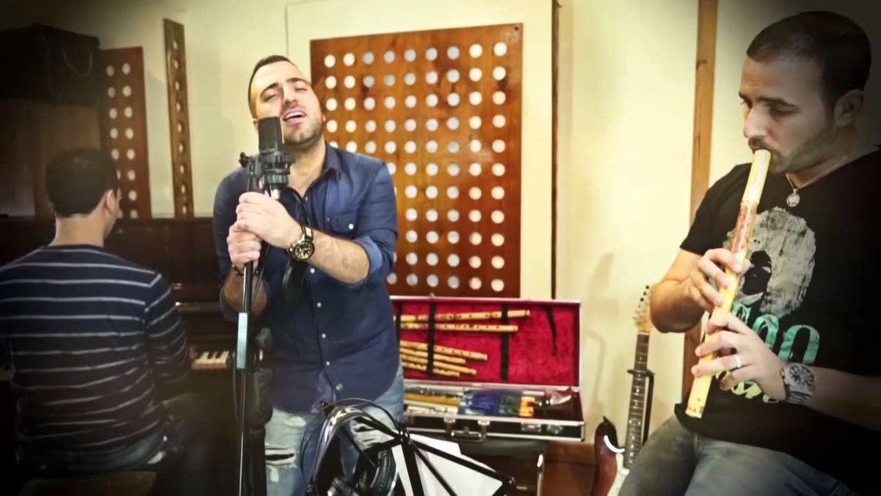 גל חייק - מישהו הולך תמיד איתי