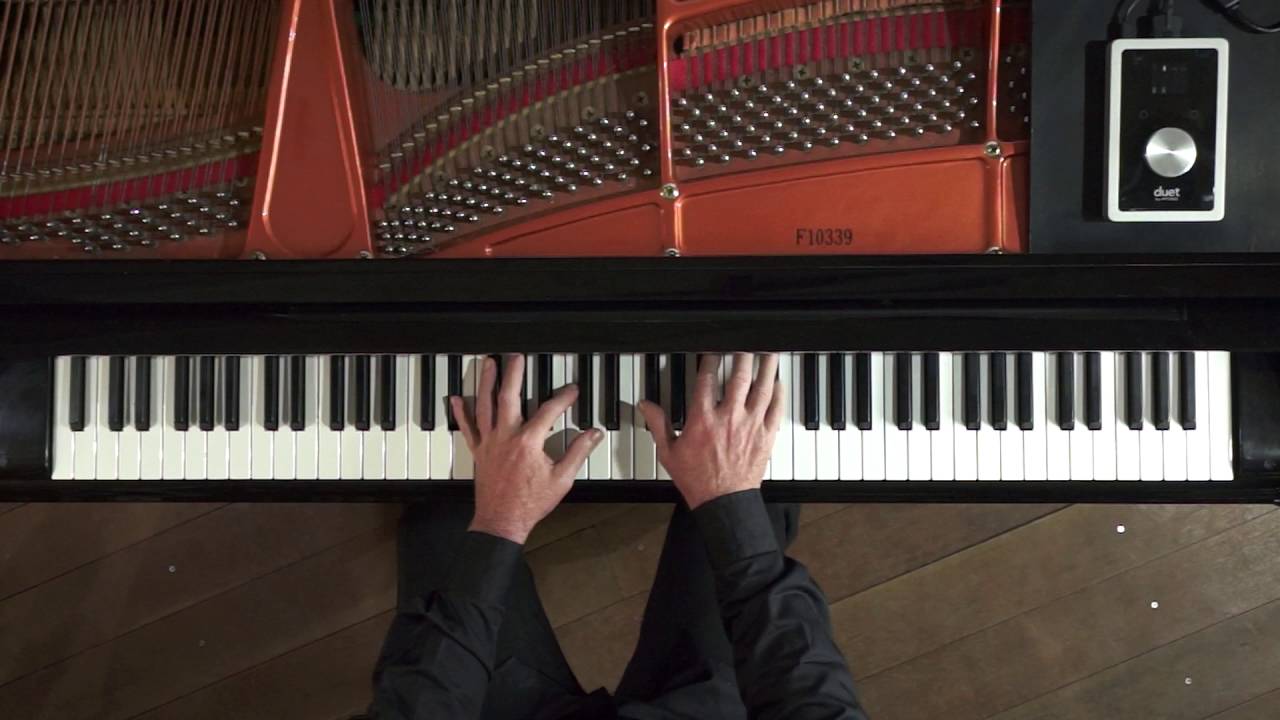 Chopin Waltz Op.64 No.2  Paul Barton, FEURICH piano
