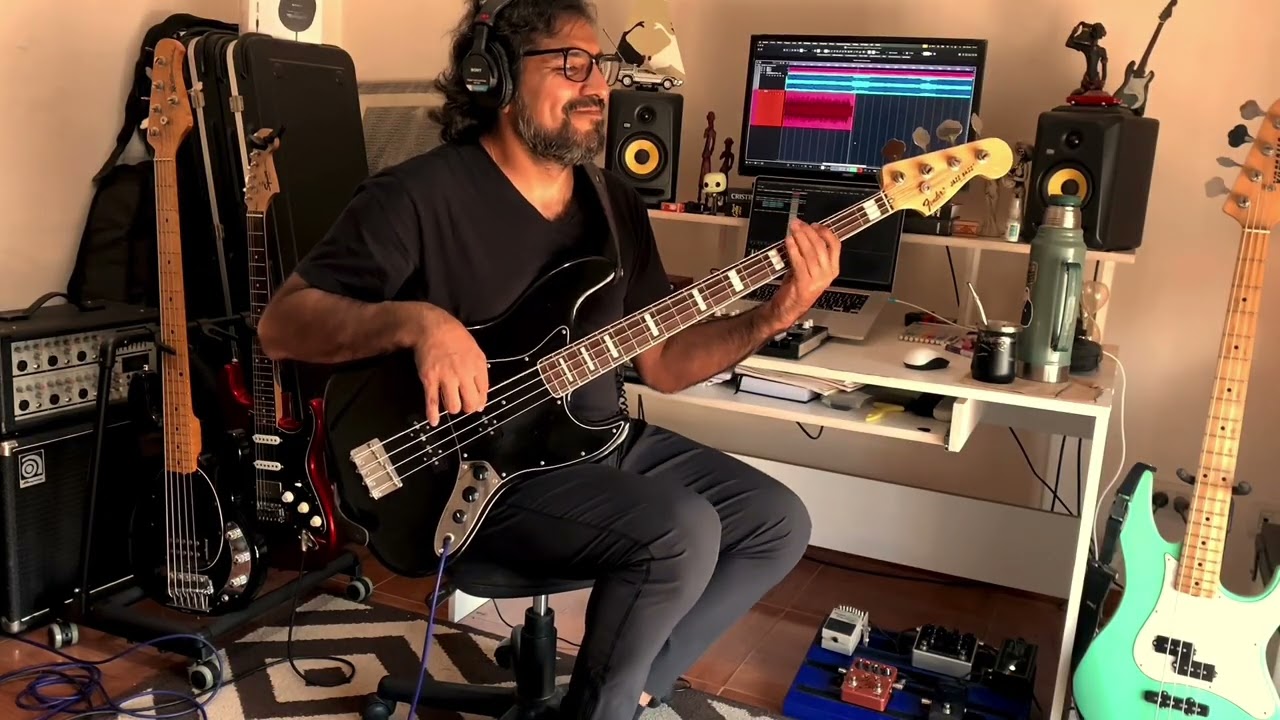 Bass Cover (jamiriquai)