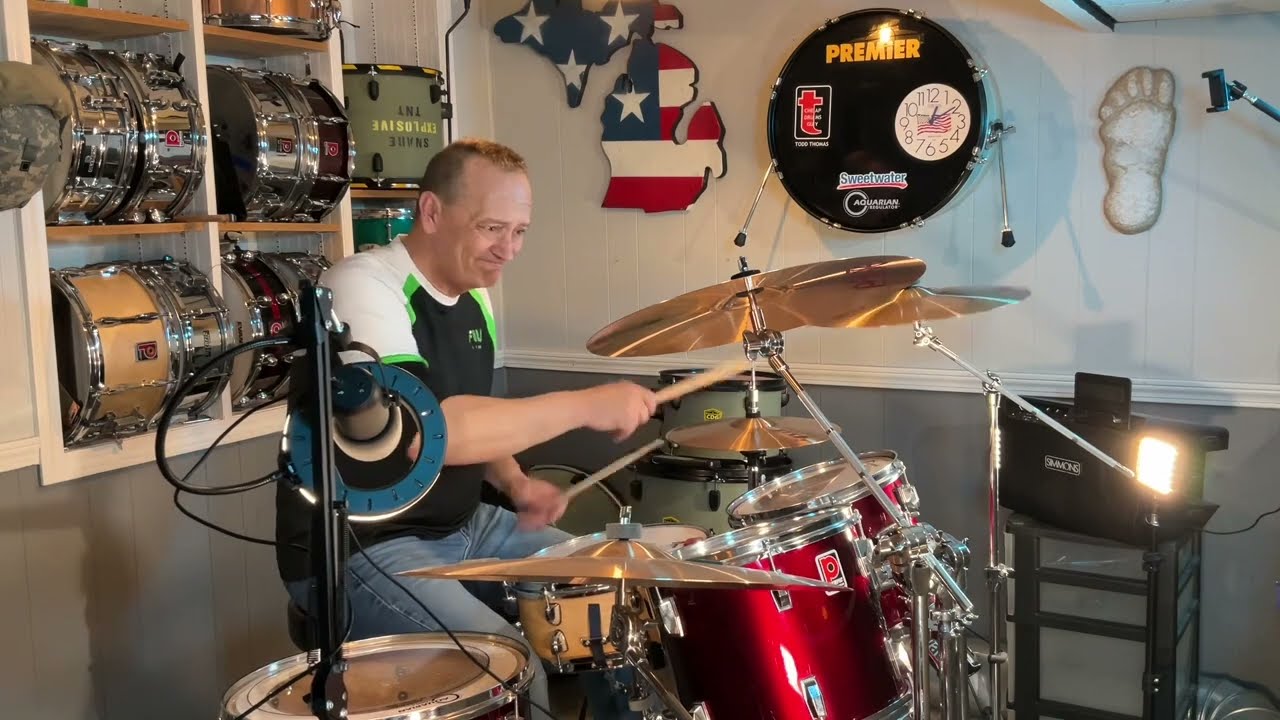 Great ergonomic drum set up!      No pain!   (Other than my narration)