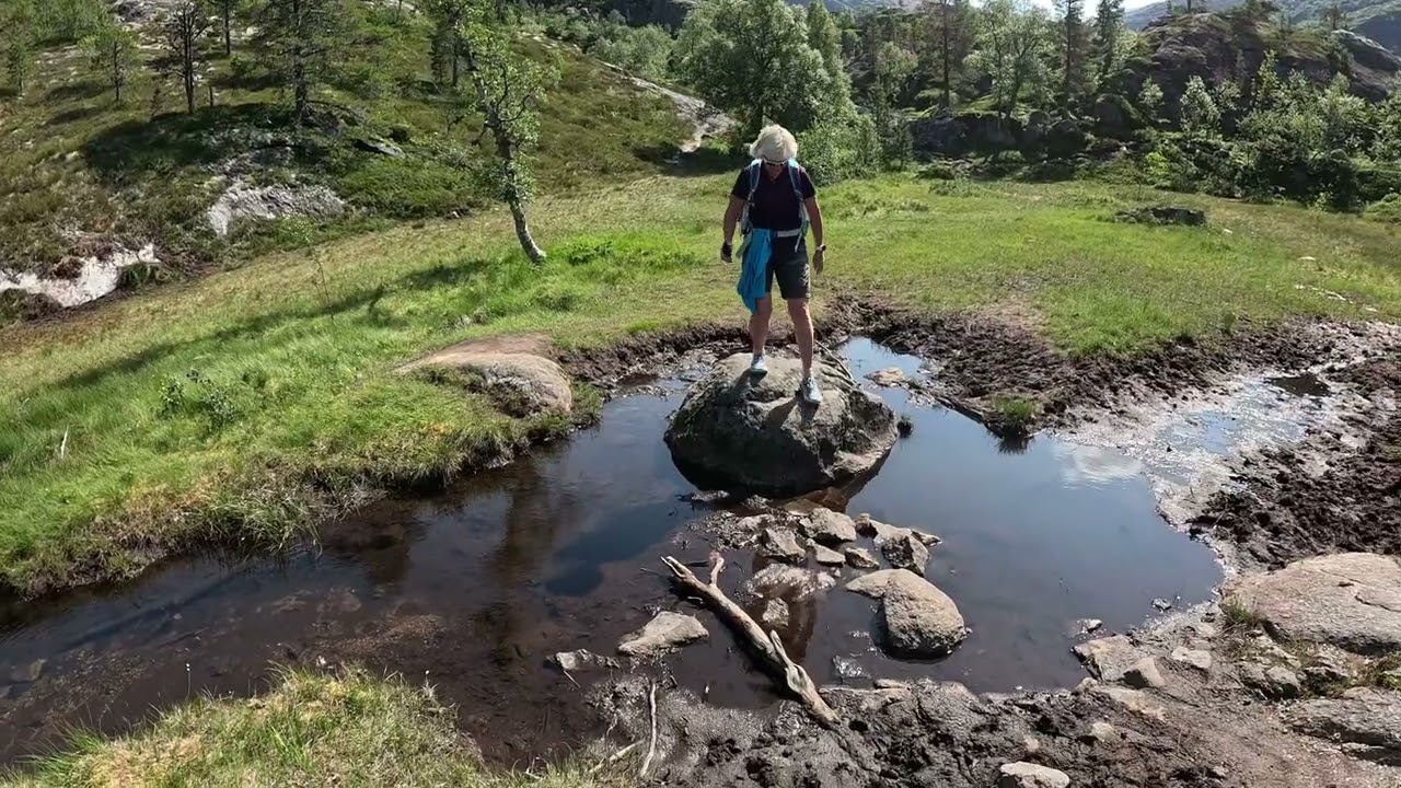 Husedalen i Kinsarvik. Tur til de fire fossene