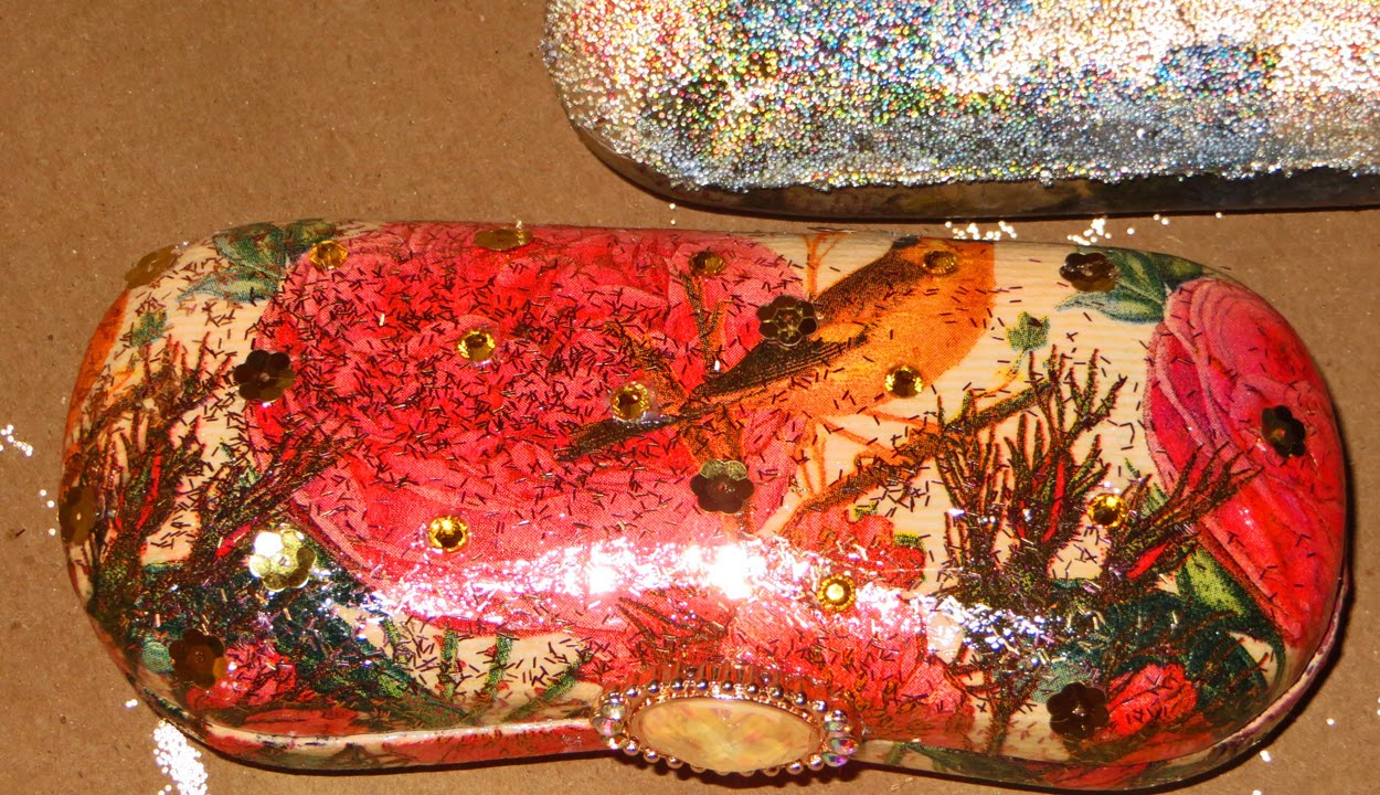 DIY Decoupage Sunglass Eyeglass case - No sew!