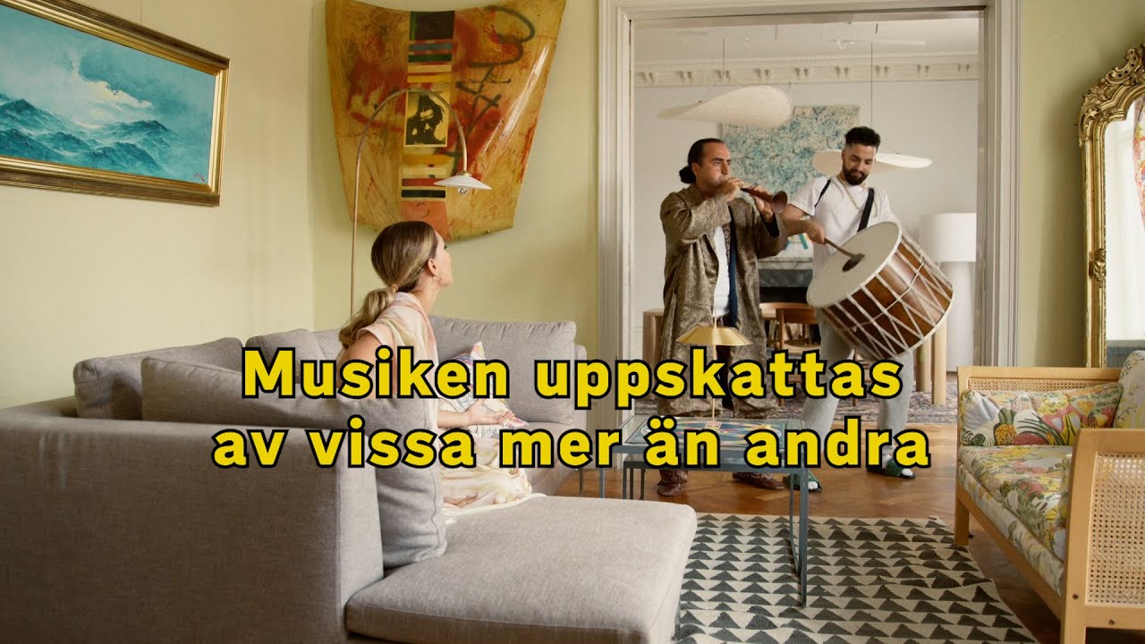 Musiken uppskattas av vissa mer än andra - Flykten till Östermalm