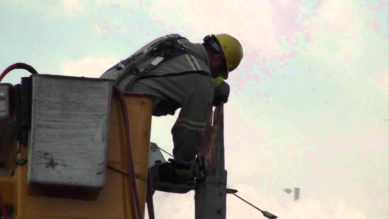 Réparation d'une ligne électrique de haute tension