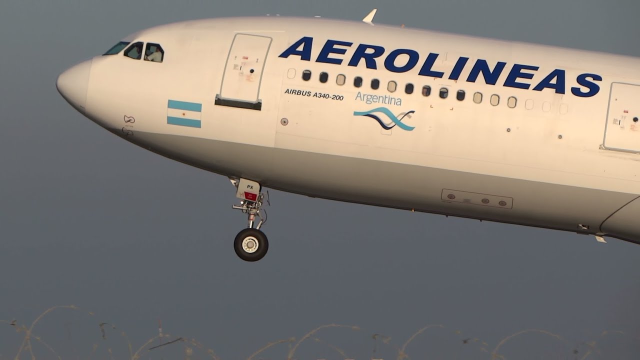 Aerolineas Argentinas A340-211 landing @ Rome Fiumicino Airport