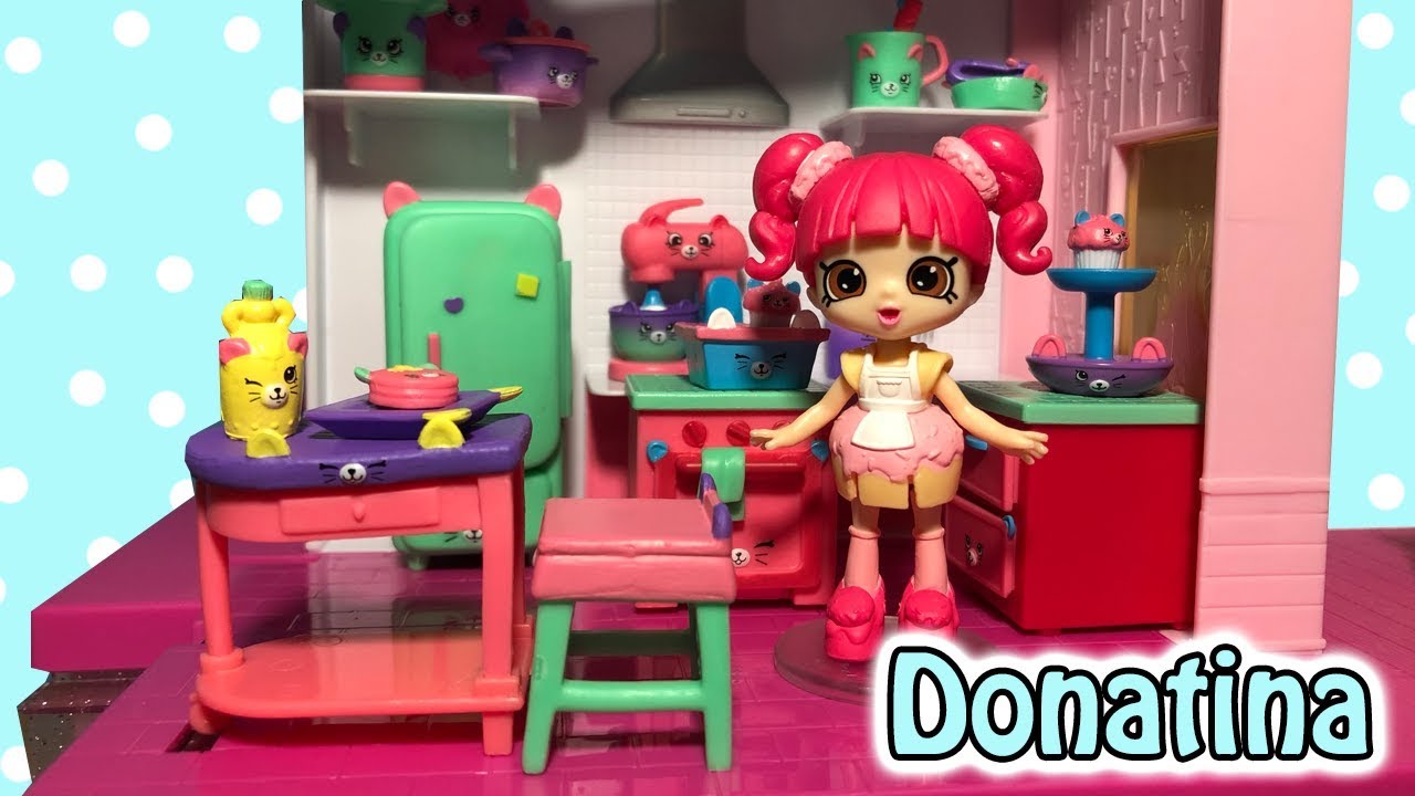 Happy Places Season 3 Gourmet Kitty Kitchen Welcome Pack & Muffin Kitty Decorator Pack With Donatina